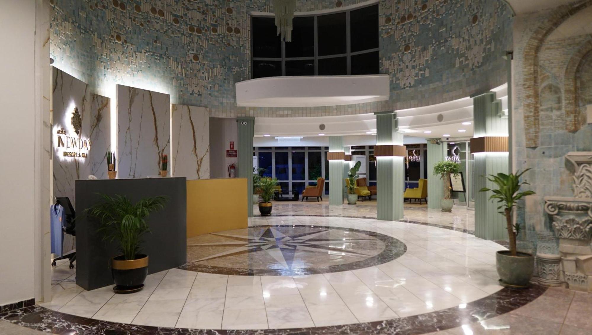 Ada Newday Resort Hotel クシャダス エクステリア 写真
